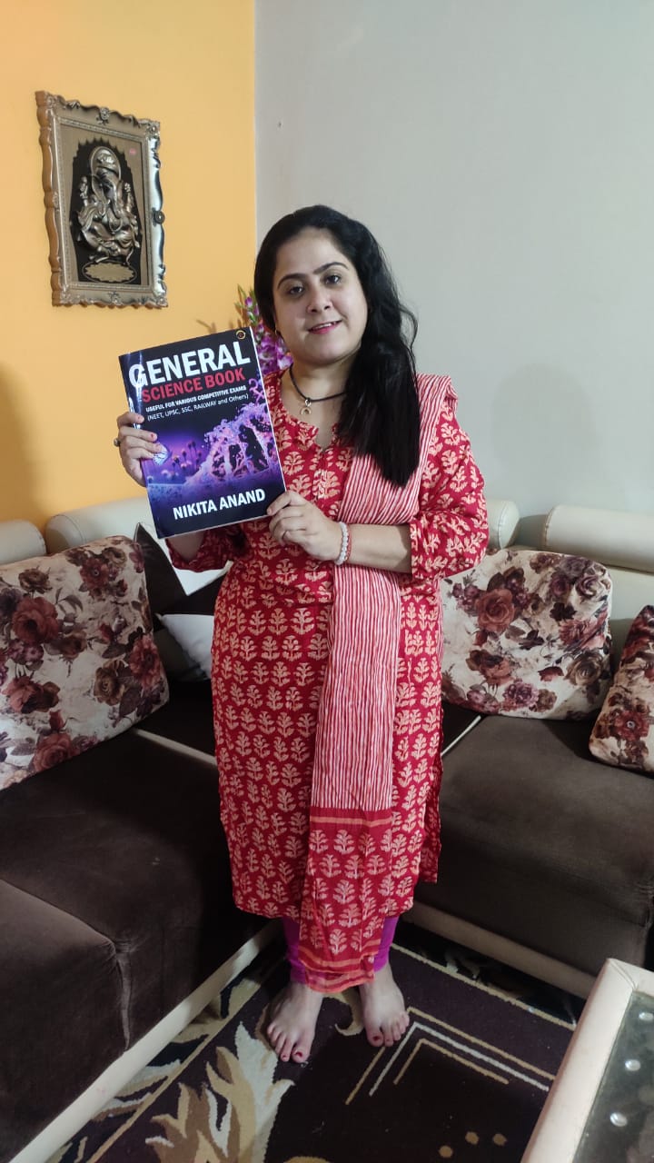 Nikita Ananda with her book